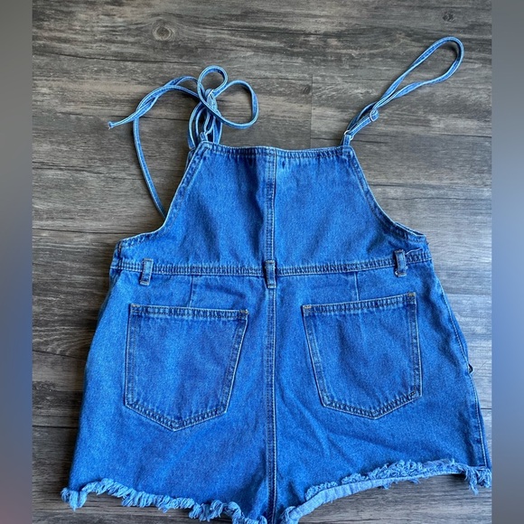 Forever 21 Women’s Demin Blue Short Overalls Size L - Picture 6 of 9
